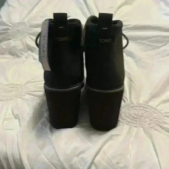 Tom’s Women’s Water Resistant Melrose Wedge in Black Oiled Nubuck Size 10 - Picture 7 of 8